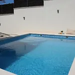 Marante With Heated Private Pool Podstrana