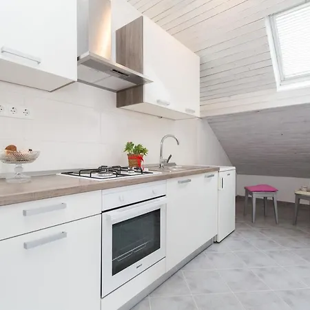 Marante With Heated Private Pool Vila Podstrana