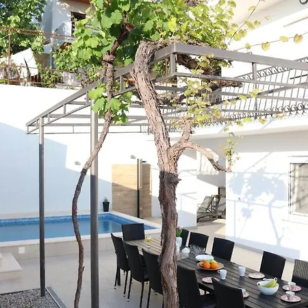 Marante With Heated Private Pool * Podstrana