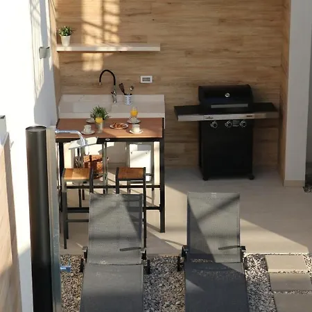 Marante With Heated Private Pool Podstrana