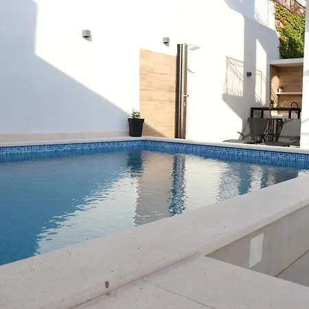 Marante With Heated Private Pool Villa
