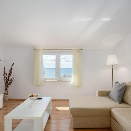 Marante With Heated Private Pool Vila