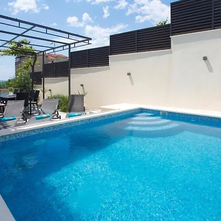 Marante With Heated Private Pool