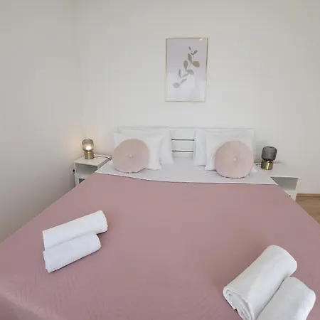 Marante With Heated Private Pool Vila Podstrana