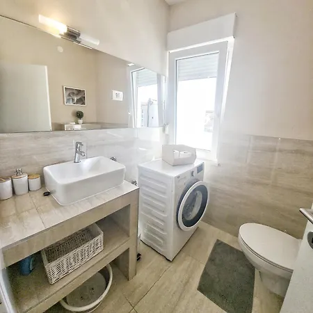 Marante With Heated Private Pool Vila *