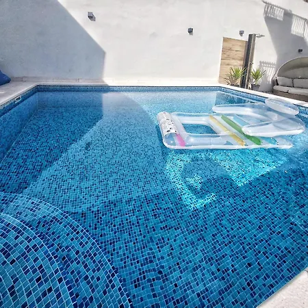 Marante With Heated Private Pool *