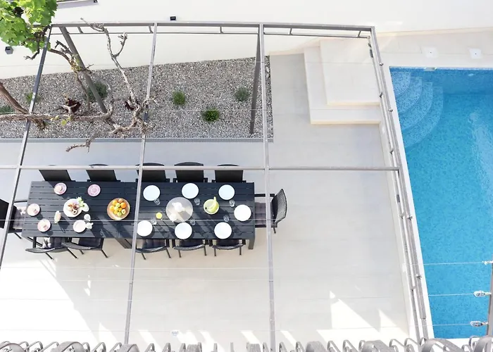 Villa Marante With Heated Private Pool Podstrana