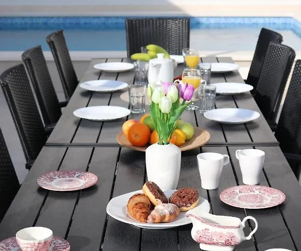 Marante With Heated Private Pool