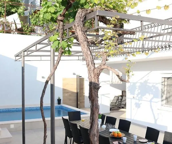 Marante With Heated Private Pool * Podstrana