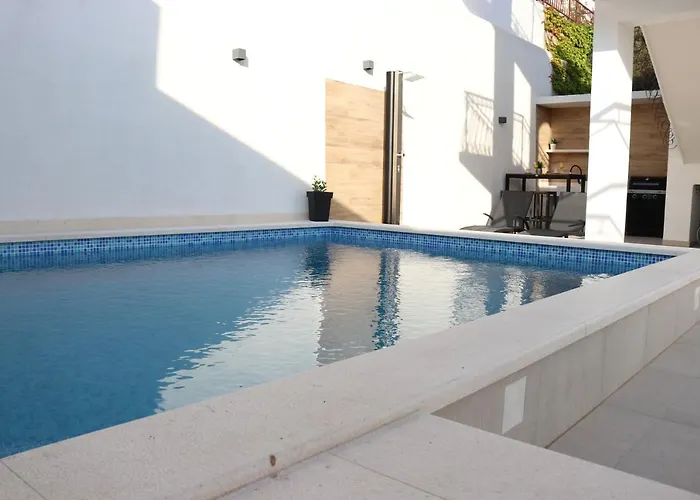 Marante With Heated Private Pool Villa