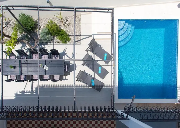 Marante With Heated Private Pool Podstrana