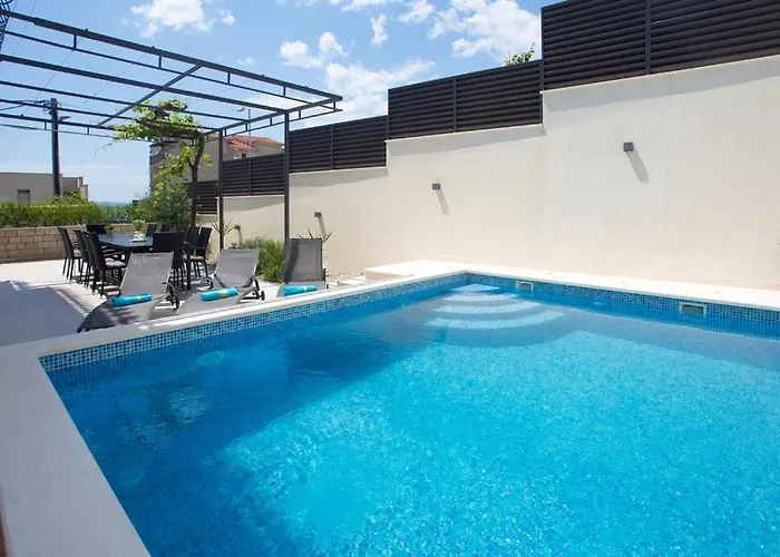 Marante With Heated Private Pool