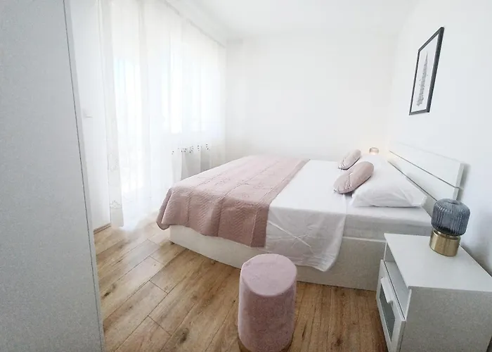 Marante With Heated Private Pool Villa Podstrana